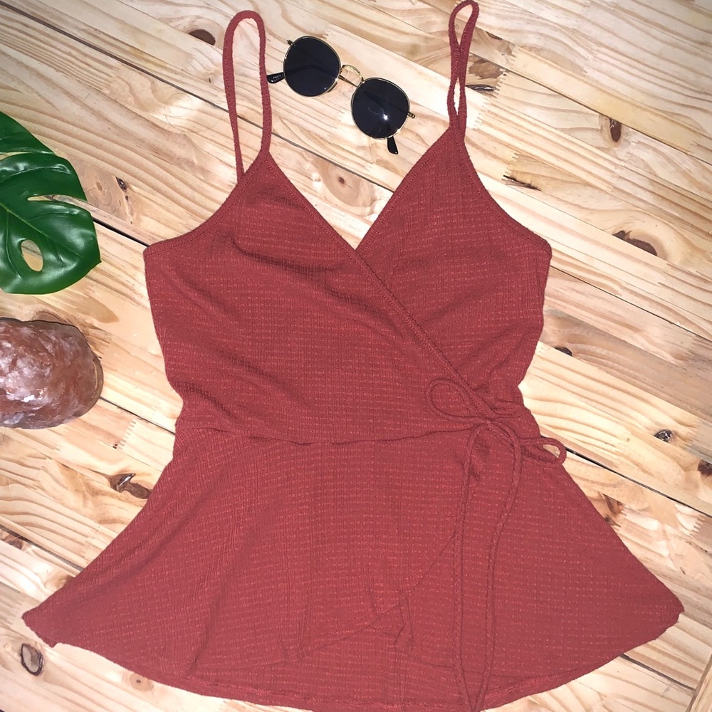 CAUTION TO THE WIND • medium • maroon ruffle top